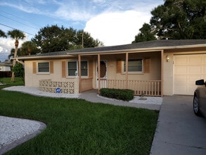 Building Photo - 491 S Venice Blvd