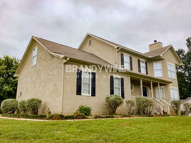 Building Photo - One month FREE RENT