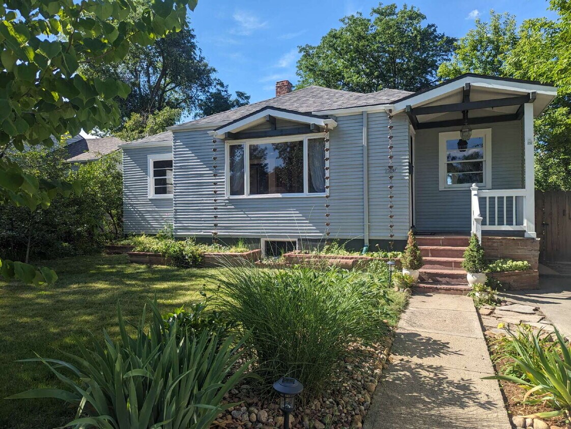 Primary Photo - Charming Old Town Longmont Home!