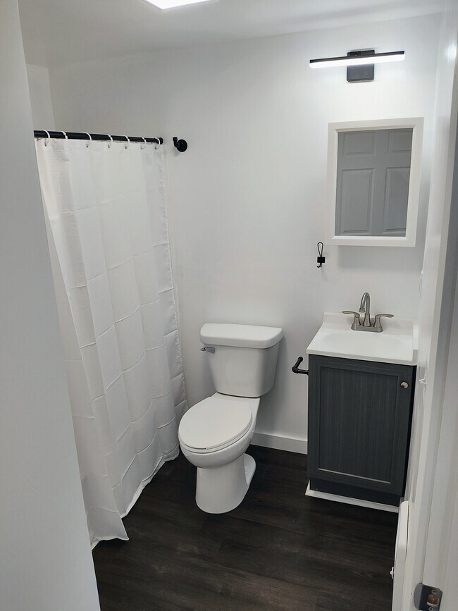 Bathroom - 621 W 8th St