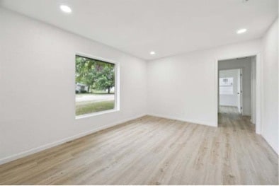 Building Photo - 11446 Lippitt Ave