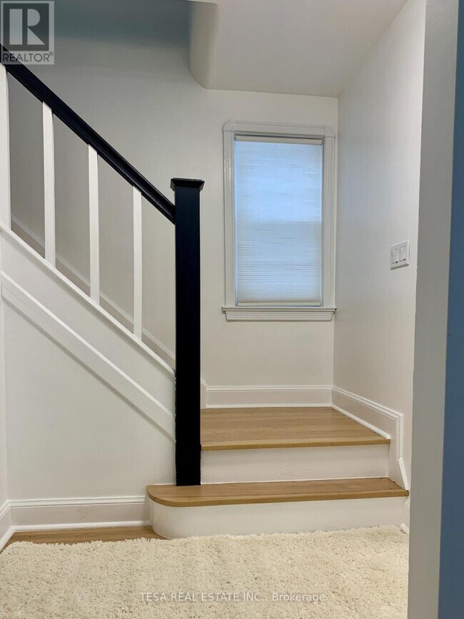 Building Photo - 15 Downing St