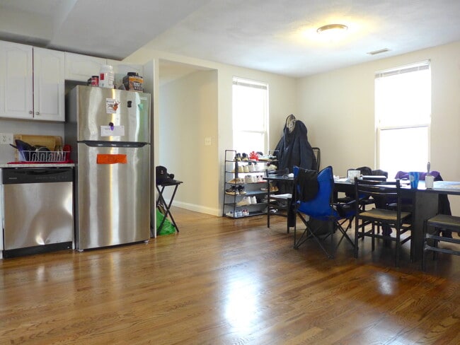Building Photo - 37 Marcella St