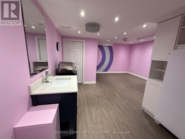 Building Photo - 11 Barden Crescent