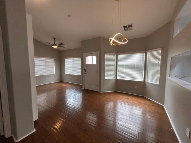 Foto del edificio - Bright & Airy 3-Bedroom Townhome in Ewa Be...