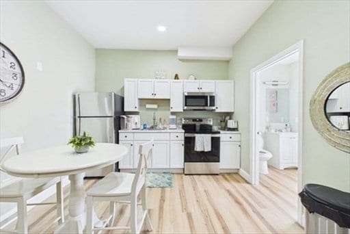 Photo - 110 8th St (New Bedford, MA) Apartment