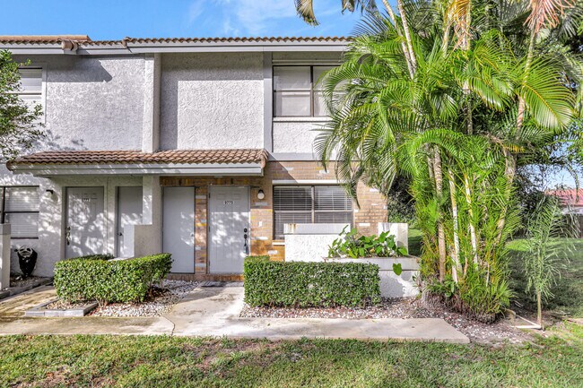 Foto del edificio - 9775 Riverside Dr
