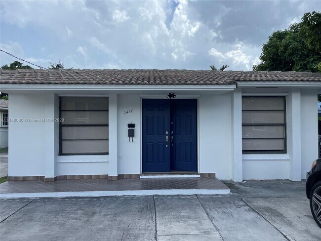Building Photo - 2460 SW 16th St