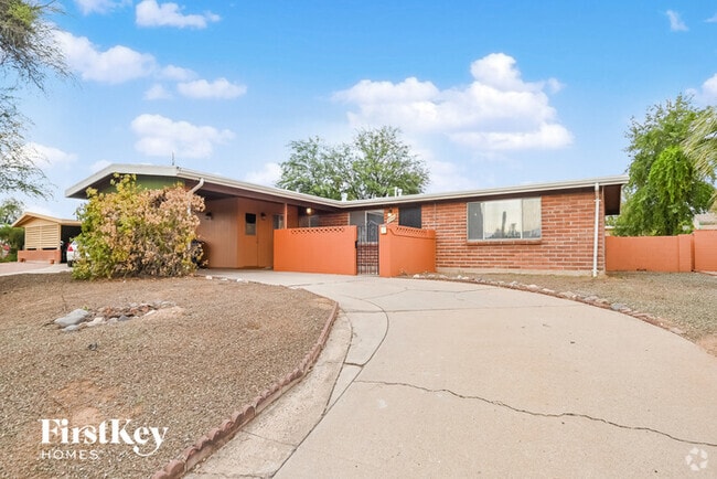 Building Photo - 8940 E Pine Valley Dr