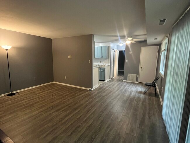 Living room - 5400 85th Ave