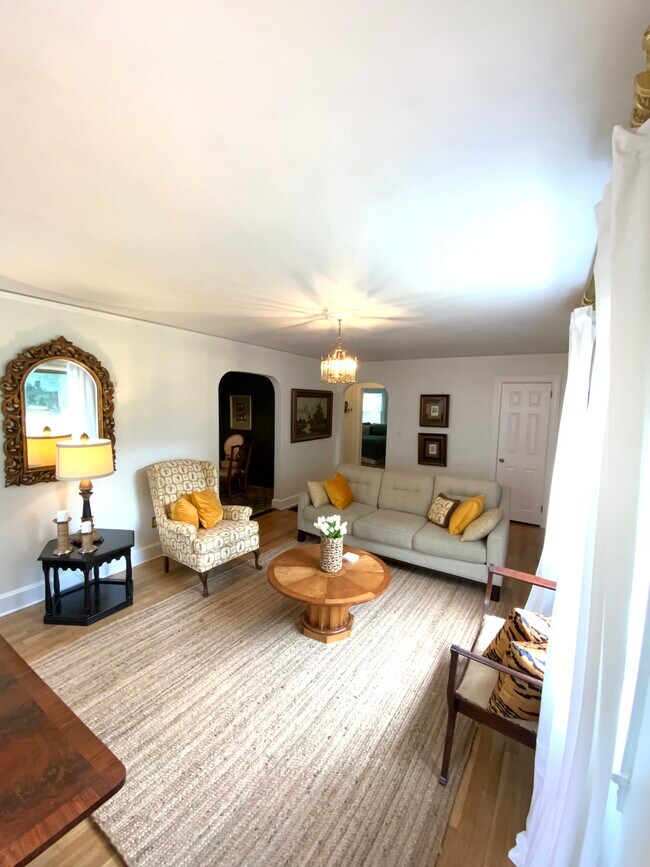 Foto del edificio - 303 High Valley Blvd