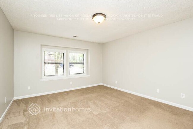 Building Photo - 2460 Deerfield Dr