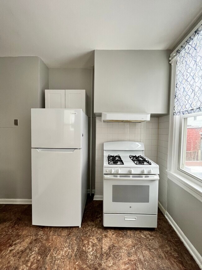 92 Clendenny Ave 1R - 90 Clendenny Ave