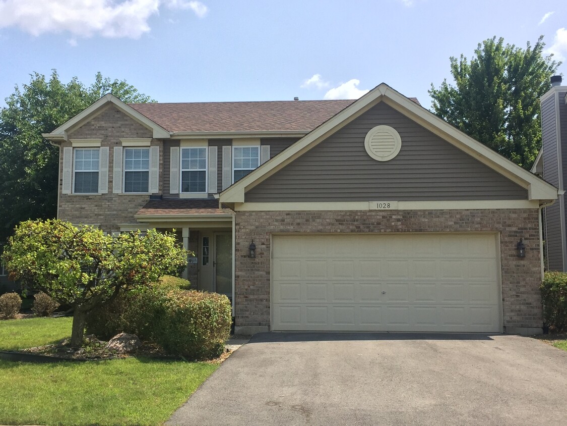 Primary Photo - 1028 Lakewood Cir