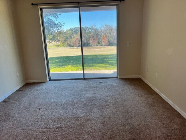 Building Photo - Great 3 bed/ 2 bath corner townhome
