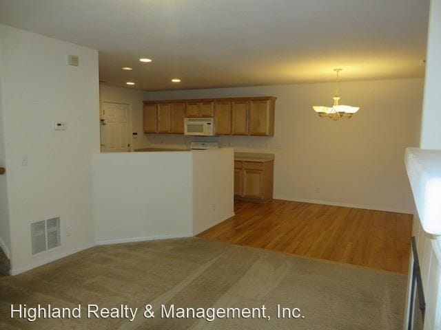 Building Photo - 3 br, 2.5 bath House - 11045 York Street