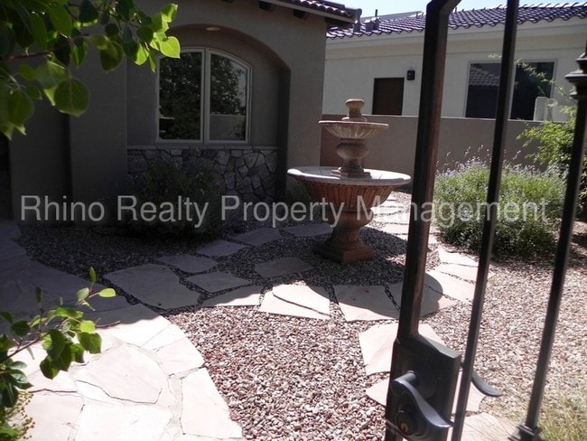 Building Photo - 4400 Willow View Ln NW