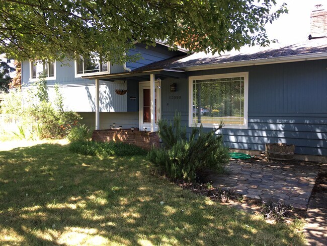 Foto del edificio - 13080 NE Weidler St