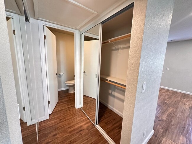 Building Photo - 774 Eastshore Terrace