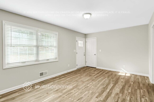 Foto del edificio - 3782 Lake Dr SE