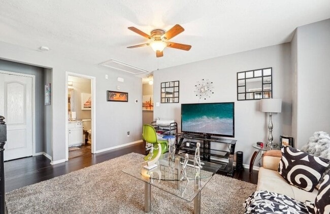 Building Photo - 11415 Northam Dr