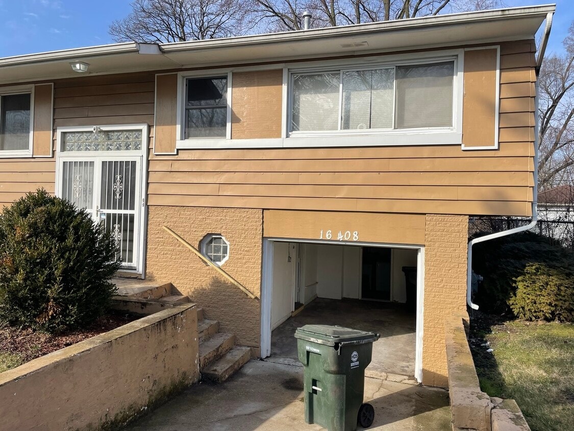 16408 Honore Ave, Markham, IL 60428 House Rental in Markham, IL