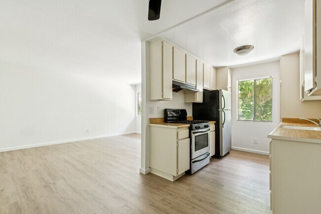 Foto del edificio - Newly Renovated 1BD Condo Available Now!  ...