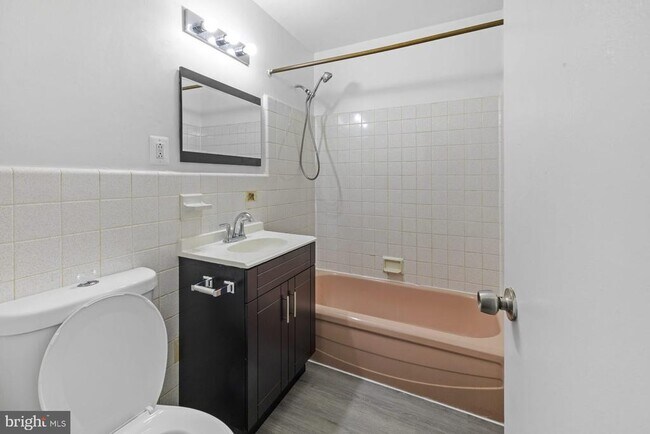 Foto del edificio - 6935 N 15th St