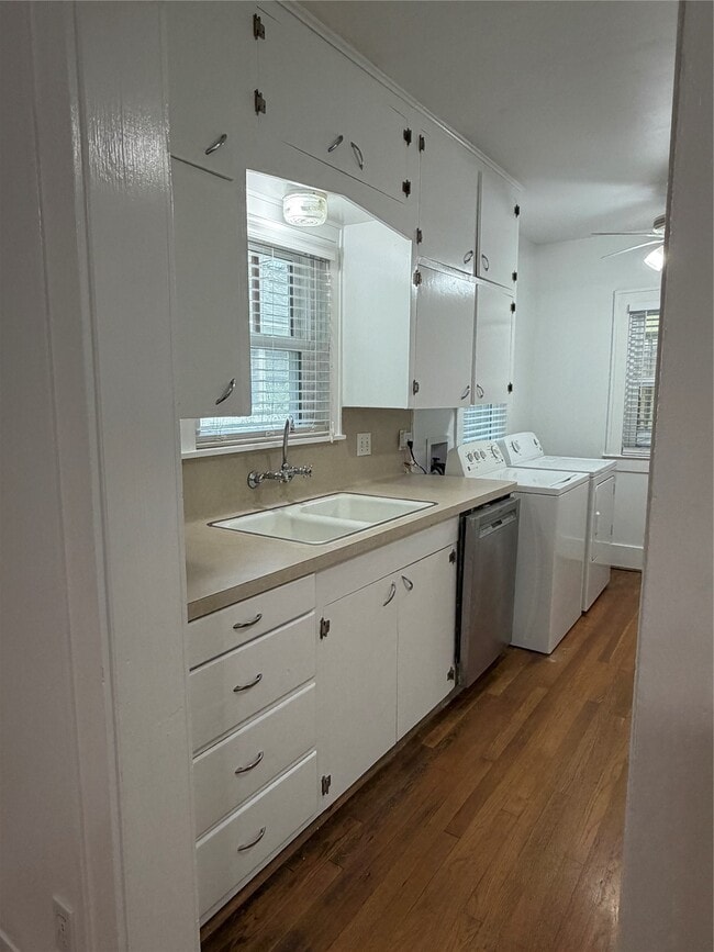 Foto del edificio - 1719 Dunlavy St