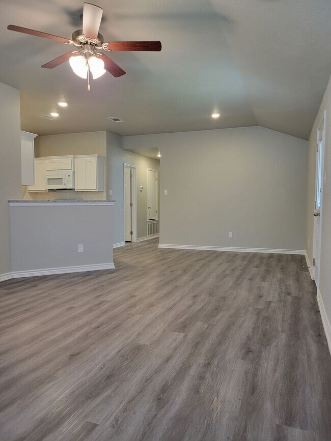 Building Photo - 1606 Pontotoc