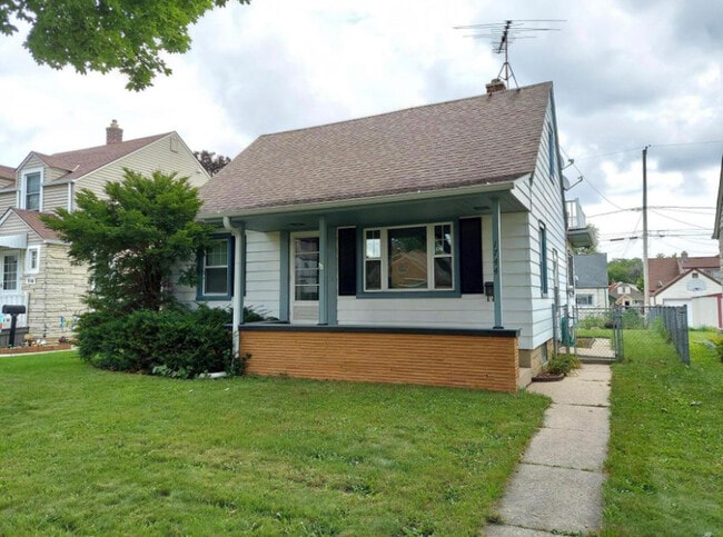 Building Photo - 1744 S 54th St