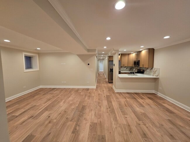 Building Photo - 1502 W Jonquil Terrace