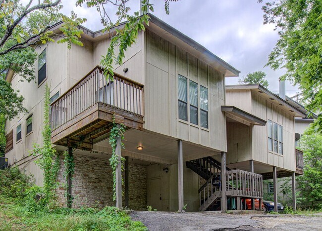 Building Photo - 3558-3560 Ranch Road 2222