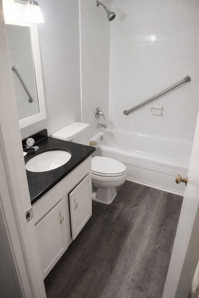 Foto del edificio - 2810 Carriage Dr