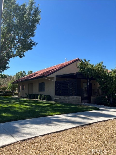 Foto del edificio - 19144 Frances St