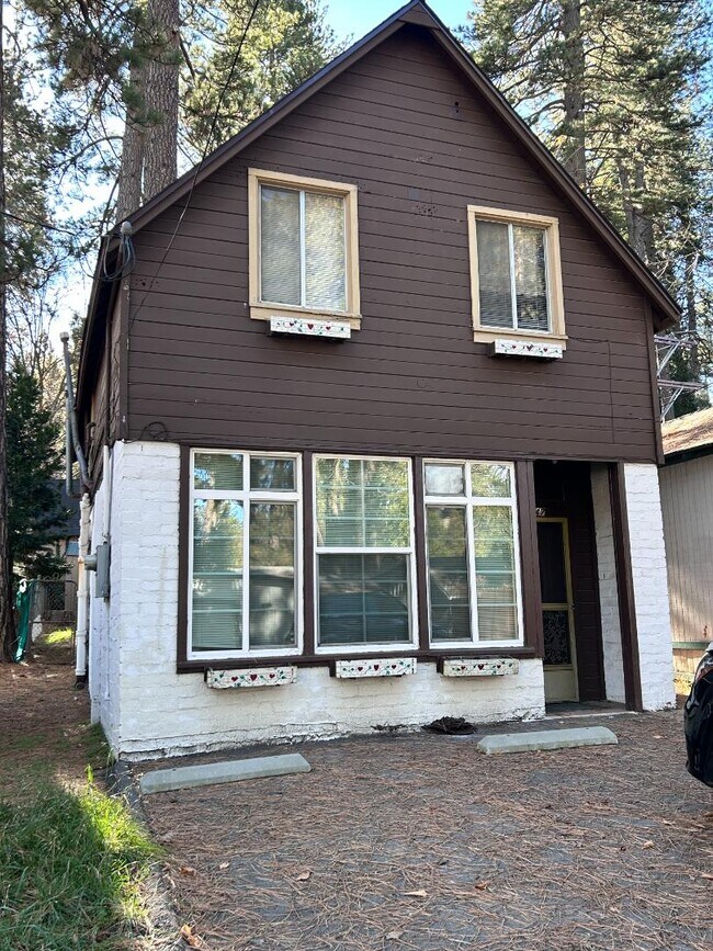 Building Photo - 22947 Waters Dr