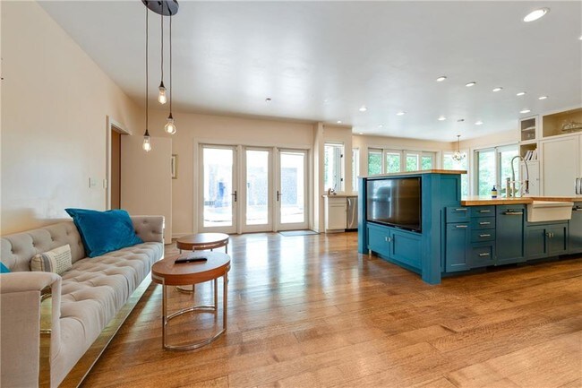 Foto del edificio - 2111 Highgrove Terrace