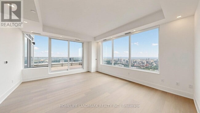 Building Photo - 609 Sherbourne St