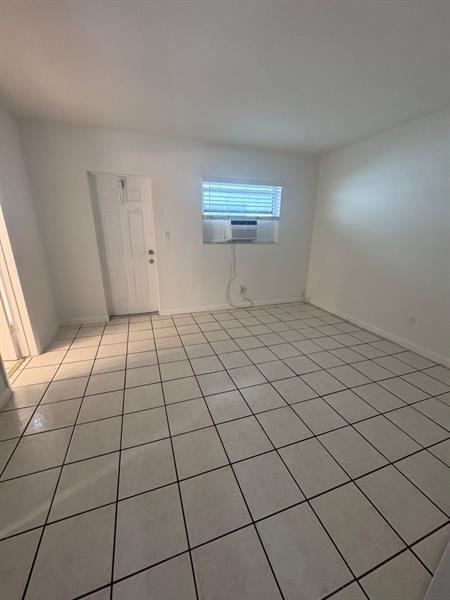 Foto del edificio - 916 SW 15th Terrace