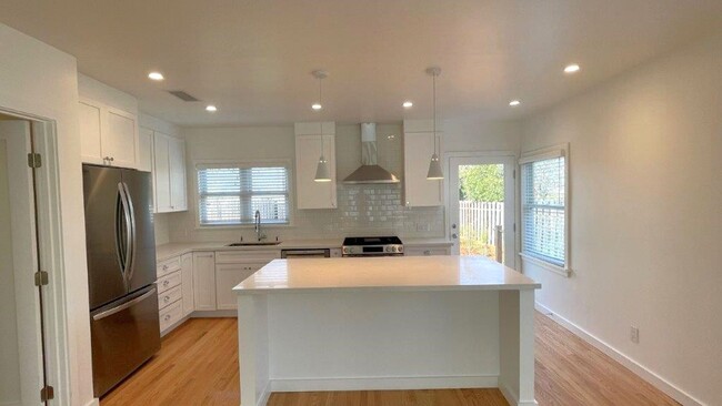 Foto del edificio - Walnut Creek Gorgeous 3-bedroom 2 bath hom...