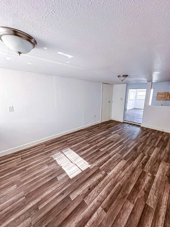 Building Photo - 2555 Pierce St