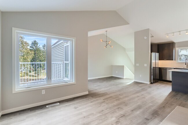 Living - 1318 Boardwalk Plz
