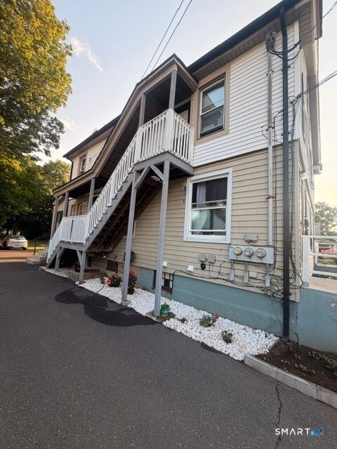 Foto del edificio - 94-Apt2 Tomlinson Ave