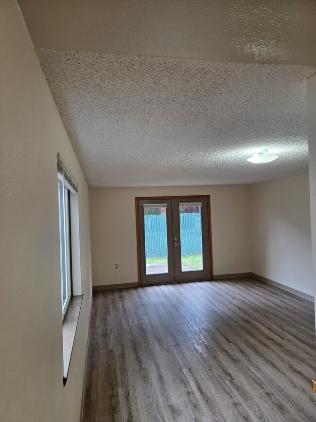 Building Photo - 3510 NE 54th St