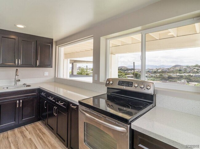 Foto del edificio - Moanalua Gardens 2BR/1.5Ba w/ 2 Parking