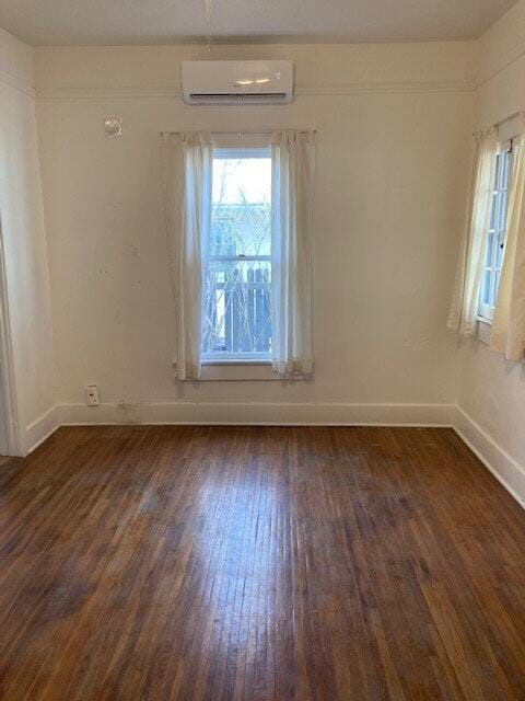 Building Photo - 917 N Hoff Ave