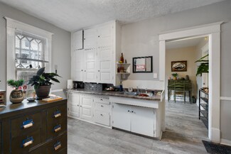 Building Photo - 1247 Plainfield Ave NE