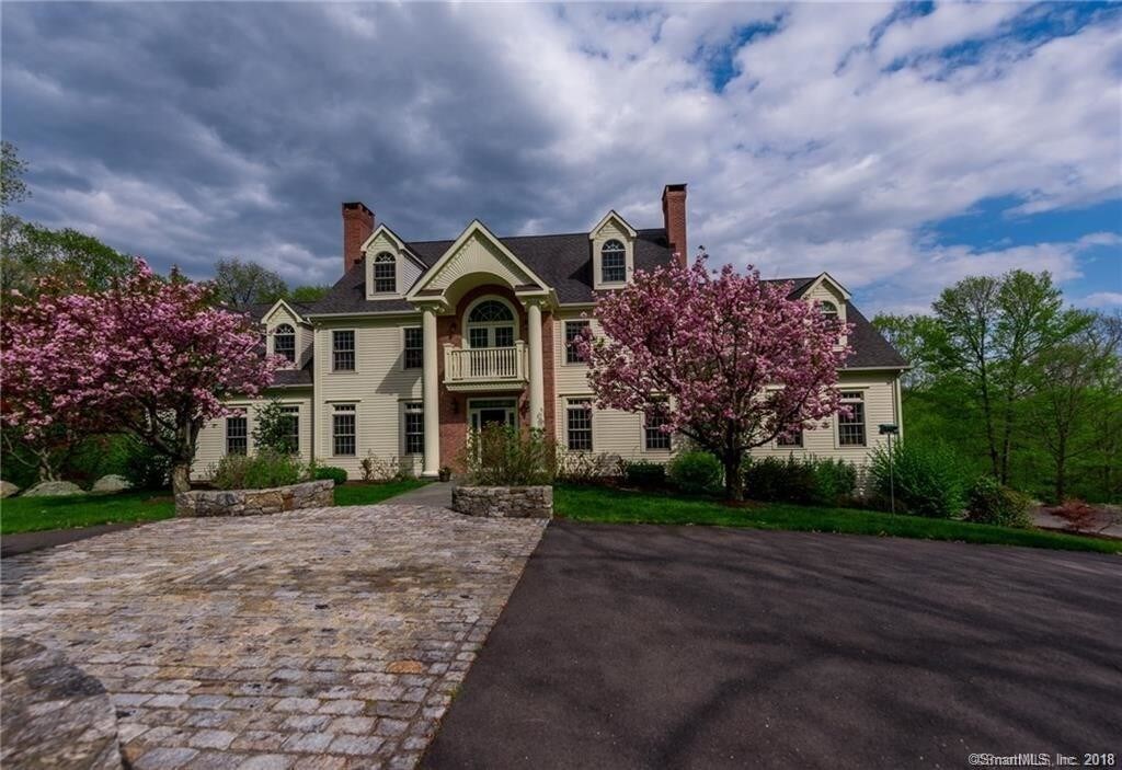 Primary Photo - 65 Fieldstone Dr