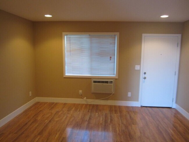 Foto del edificio - 2 Bed/2 Bath Duplex in Vallejo
