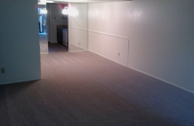 Photo - 1927 E Hampton Ave Townhome